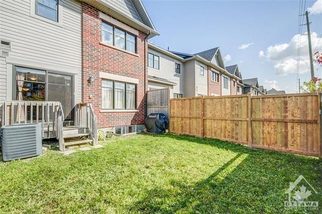 195 Mancini Way, Townhouse with 3 bedrooms, 3 bathrooms and 3 parking in Ottawa ON | Image 29