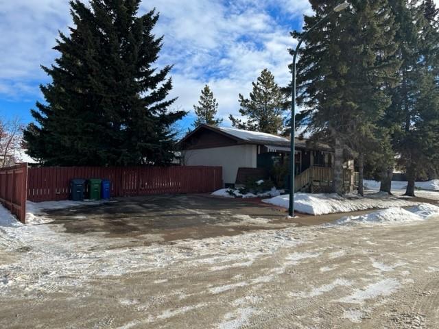 37 Malcolm Crescent, House detached with 4 bedrooms, 2 bathrooms and 8 parking in Red Deer County AB | Image 5