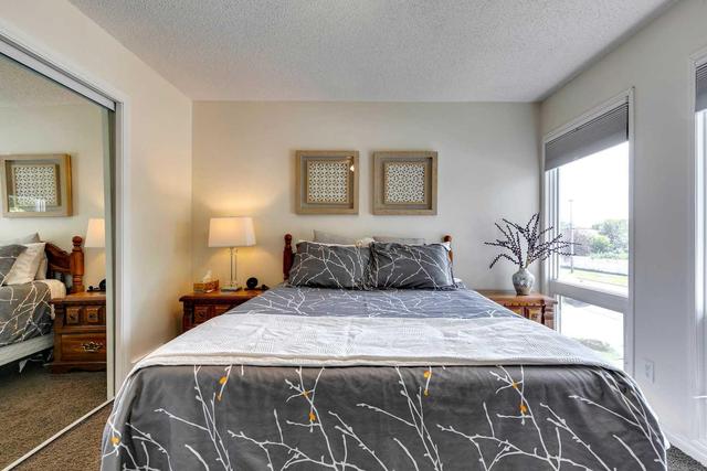 6924 Coach Hill Road Sw, Home with 3 bedrooms, 1 bathrooms and 1 parking in Calgary AB | Image 17