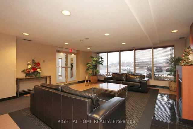 1904 - 145 Hillcrest Ave, Condo with 2 bedrooms, 2 bathrooms and 1 parking in Mississauga ON | Image 1