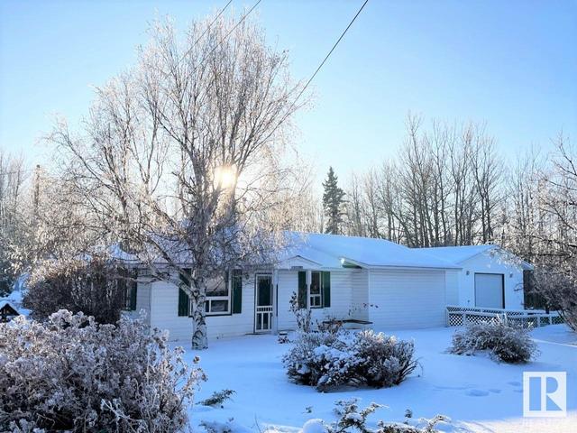 5207 46 Av, House detached with 2 bedrooms, 1 bathrooms and null parking in Parkland County AB | Card Image