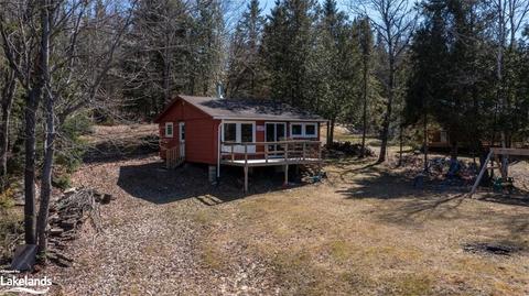 270 Whalley Lake Road, House detached with 3 bedrooms, 1 bathrooms and 4 parking in Magnetawan ON | Card Image