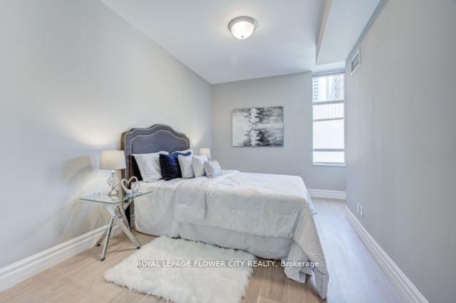304 - 39 Jarvis St, Condo with 1 bedrooms, 2 bathrooms and 1 parking in Toronto ON | Image 5