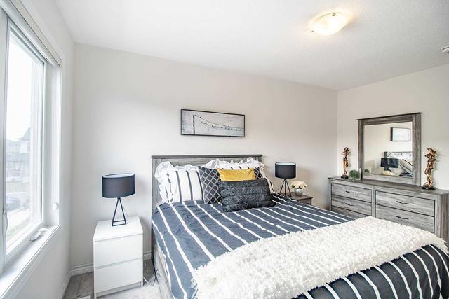 9 Cygnus Cres, House attached with 3 bedrooms, 3 bathrooms and 2 parking in Barrie ON | Image 15