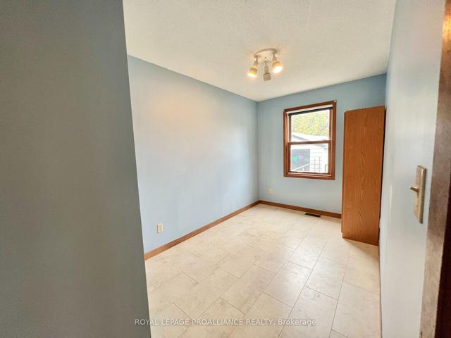 93 Gilbert St, House detached with 4 bedrooms, 2 bathrooms and 9 parking in Belleville ON | Image 34