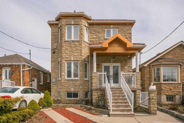 875 St Clarens Ave, House detached with 3 bedrooms, 5 bathrooms and 4 parking in Toronto ON | Image 1