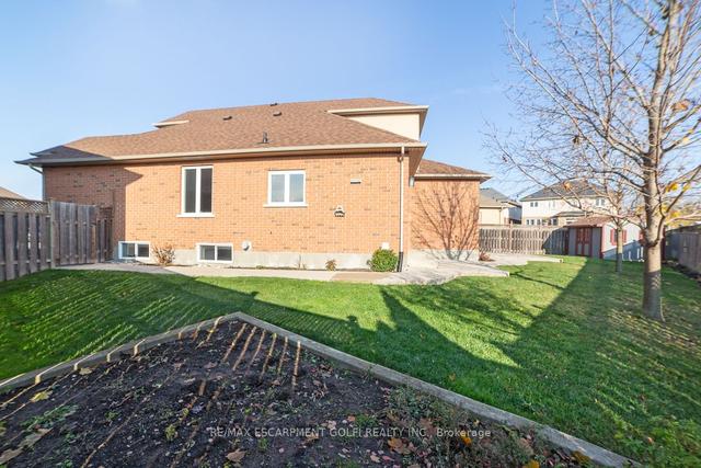 24 Aztec Crt, House detached with 3 bedrooms, 3 bathrooms and 6 parking in Hamilton ON | Image 22
