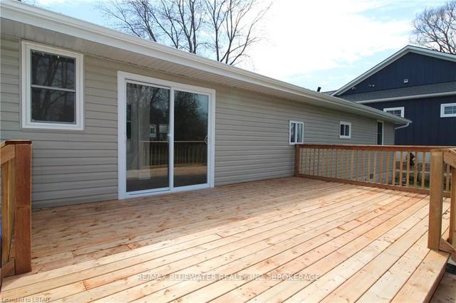 8328 Burwell Rd, House detached with 3 bedrooms, 2 bathrooms and 5 parking in Lambton Shores ON | Image 27