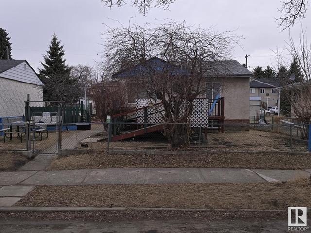 11818 37 St Nw, House detached with 3 bedrooms, 1 bathrooms and null parking in Edmonton AB | Image 1