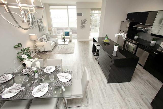 th6 - 33 Singer Crt, Townhouse with 2 bedrooms, 3 bathrooms and 1 parking in Toronto ON | Image 5