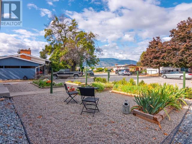132 Mcpherson Crescent, House detached with 3 bedrooms, 2 bathrooms and 1 parking in Penticton BC | Image 35