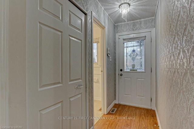 35 - 55 Ashley Cres, Townhouse with 3 bedrooms, 2 bathrooms and 2 parking in London ON | Image 24