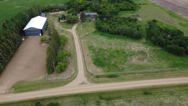 60 Range Road, House detached with 5 bedrooms, 4 bathrooms and 15 parking in Vermilion River County AB | Image 4