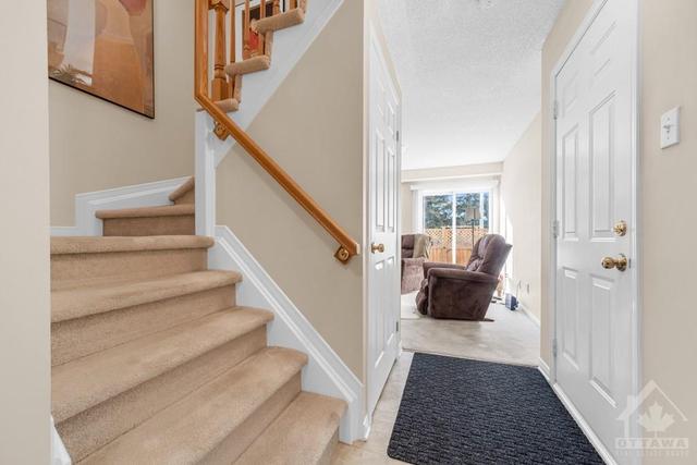16 Barnaby Private, Townhouse with 2 bedrooms, 2 bathrooms and 2 parking in Ottawa ON | Image 3