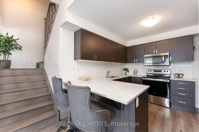 1 - 620 Rexdale Blvd, Townhouse with 3 bedrooms, 3 bathrooms and 1 parking in Toronto ON | Image 4