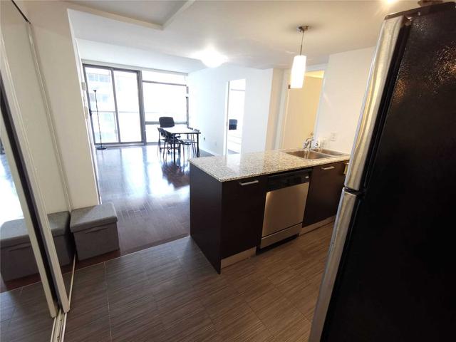 1001 - 37 Grosvenor St, Condo with 2 bedrooms, 2 bathrooms and 1 parking in Toronto ON | Image 14