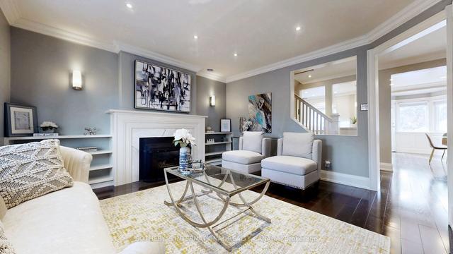 370 Rosewell Ave, House detached with 3 bedrooms, 3 bathrooms and 2 parking in Toronto ON | Image 3