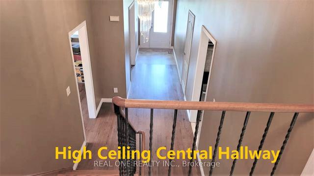 upper - 2405 Benedet Dr, House detached with 3 bedrooms, 2 bathrooms and 3 parking in Mississauga ON | Image 2