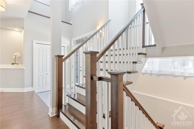 Beautiful Maple staircase | Image 14