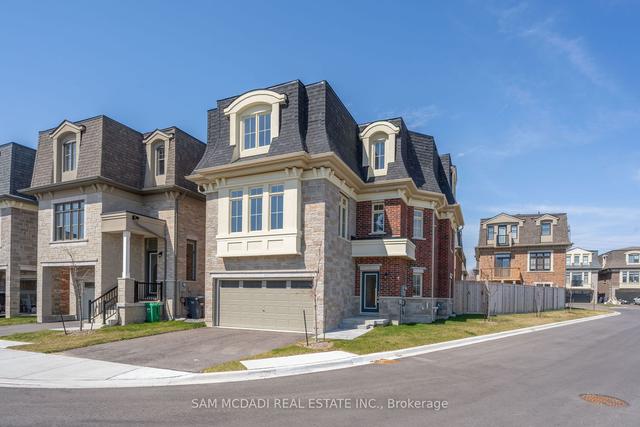 2110 Royal Gala Circ, House detached with 3 bedrooms, 5 bathrooms and 4 parking in Mississauga ON | Image 1