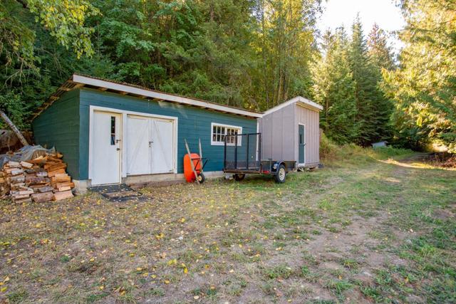 1110 Highway 22, House detached with 3 bedrooms, 1 bathrooms and null parking in Kootenay Boundary B BC | Image 28