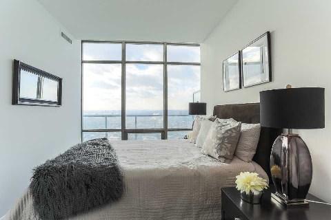 ph 5010 - 832 Bay St, Condo with 3 bedrooms, 2 bathrooms and 1 parking in Toronto ON | Image 6