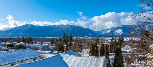 229 9th Avenue S, House detached with 2 bedrooms, 1 bathrooms and null parking in Creston BC | Image 2