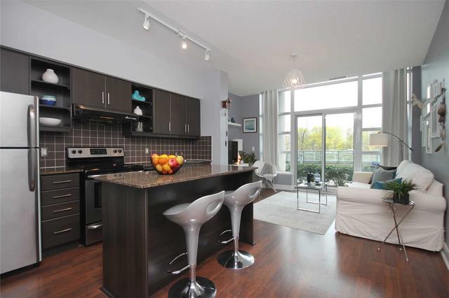 124 - 35 Brian Peck Cres, Condo with 2 bedrooms, 2 bathrooms and 1 parking in Toronto ON | Image 1