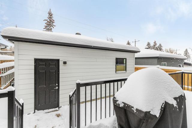 5834 37 Street Sw, House detached with 4 bedrooms, 3 bathrooms and 2 parking in Calgary AB | Image 35