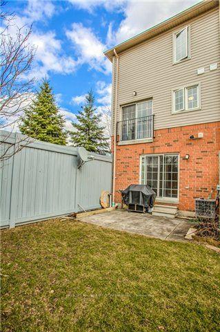 185 Trudeau Ave, Townhouse with 3 bedrooms, 3 bathrooms and 2 parking in Mississauga ON | Image 8