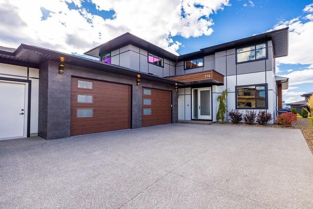 570 Barra Lane, House detached with 3 bedrooms, 2 bathrooms and 7 parking in Kelowna BC | Card Image