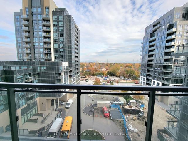 704 - 30 Meadowglen Pl, Condo with 1 bedrooms, 1 bathrooms and 0 parking in Toronto ON | Image 6
