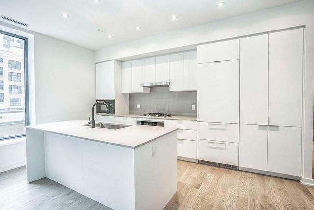 301 - 22 Lombard St, Condo with 2 bedrooms, 2 bathrooms and 0 parking in Toronto ON | Image 2