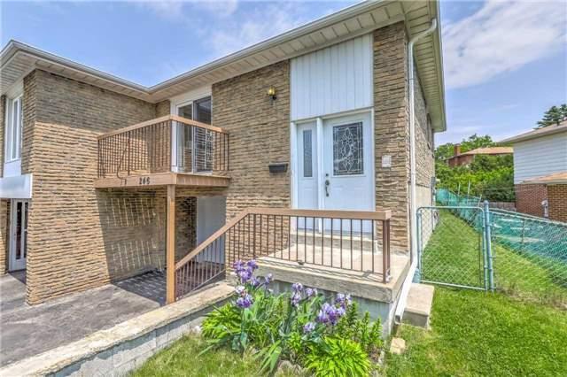246 Shawnee Circ, House semidetached with 3 bedrooms, 3 bathrooms and 2 parking in Toronto ON | Image 2