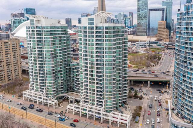 2502 - 228 Queens Quay West, Condo with 2 bedrooms, 2 bathrooms and 0 parking in Toronto ON | Image 34