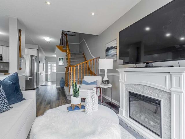 52 Beer Cres, House attached with 3 bedrooms, 2 bathrooms and 2 parking in Ajax ON | Image 23