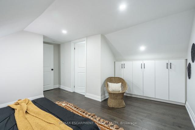 25 East 24th St, House detached with 3 bedrooms, 2 bathrooms and 1 parking in Hamilton ON | Image 16