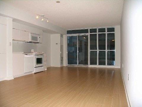 931 - 21 Iceboat Terr, Condo with 1 bedrooms, 1 bathrooms and null parking in Toronto ON | Image 2