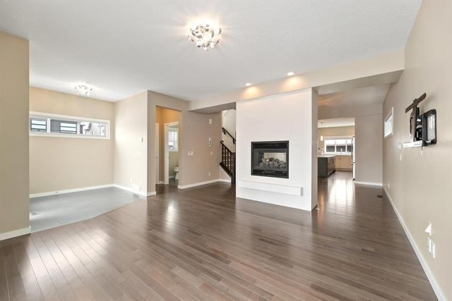 204 Walden Crescent Se, House detached with 4 bedrooms, 3 bathrooms and 2 parking in Calgary AB | Image 4