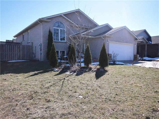 8480 Glavcic Dr, House detached with 3 bedrooms, 2 bathrooms and 8 parking in Niagara Falls ON | Image 1