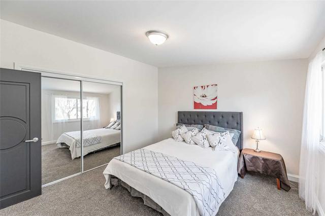 52 Briarwood Cres, House detached with 2 bedrooms, 2 bathrooms and 2 parking in Hamilton ON | Image 6