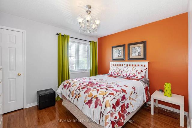 21 Milkweed Cres, House detached with 3 bedrooms, 3 bathrooms and 6 parking in Brampton ON | Image 10