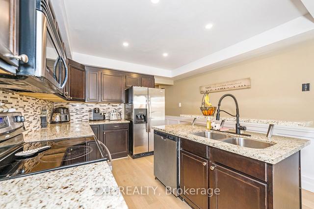 2768 Guilford Cres, House detached with 4 bedrooms, 4 bathrooms and 4 parking in Oakville ON | Image 3