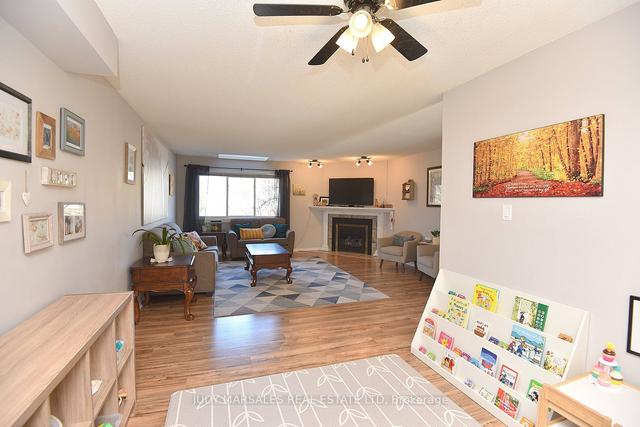28 - 26 Moss Blvd, Townhouse with 3 bedrooms, 3 bathrooms and 2 parking in Hamilton ON | Image 5