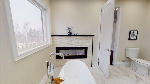 1602 Sandhurst Cres, House detached with 4 bedrooms, 5 bathrooms and 6 parking in Pickering ON | Image 6