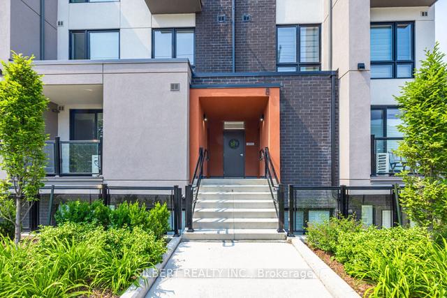 6 - 8 Marquette Ave, Townhouse with 1 bedrooms, 2 bathrooms and 0 parking in Toronto ON | Image 1