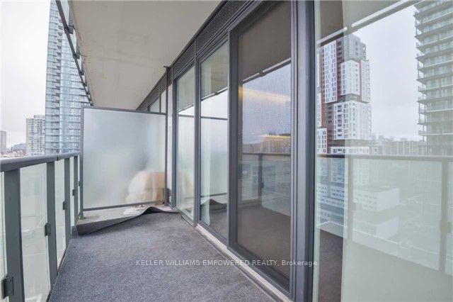 1802 - 101 Peter St, Condo with 0 bedrooms, 1 bathrooms and 0 parking in Toronto ON | Image 2