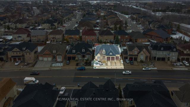 10 Eiffel Blvd, House detached with 3 bedrooms, 4 bathrooms and 6 parking in Brampton ON | Image 12