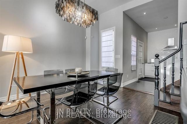 308 Harbord St, House semidetached with 3 bedrooms, 2 bathrooms and 0 parking in Toronto ON | Image 2