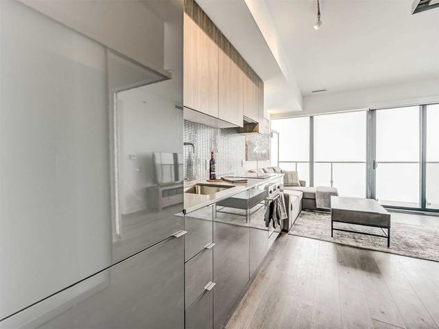 4001 - 161 Roehampton Ave, Condo with 1 bedrooms, 1 bathrooms and 0 parking in Toronto ON | Image 11